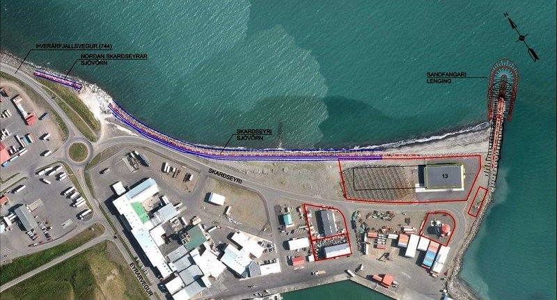 Á meðfylgjandi loftmynd má sjá hvar sjóvarnargarðarnir munu verða staðsettir. Aðsend mynd.