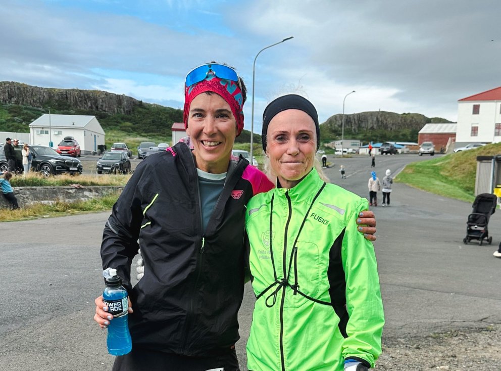 Helga Fabian sigurvegari í utanvegahlaupi kvenna og Fríða Rún. AÐSEND MYND