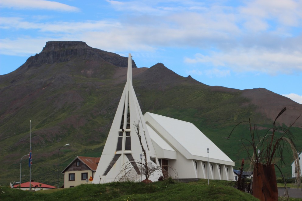 Hólaneskirkja á Skagaströnd. Mynd: KSE.