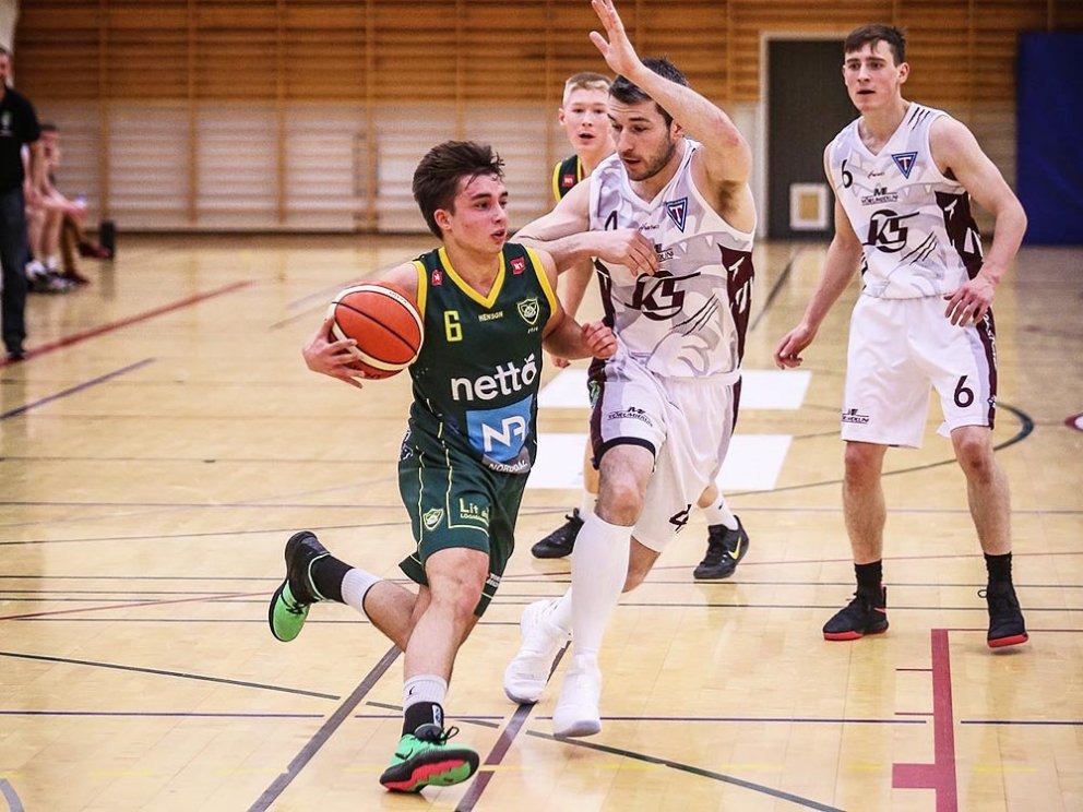 Axel og Friðrik verjast Skallanum Gabriel í leik í Síkinu í febrúar. MYND: HJALTI ÁRNA