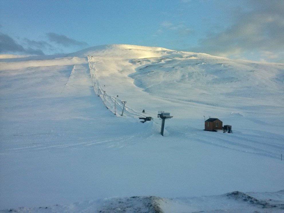 Opnun skíðasvæðis frestað vegna hlýinda