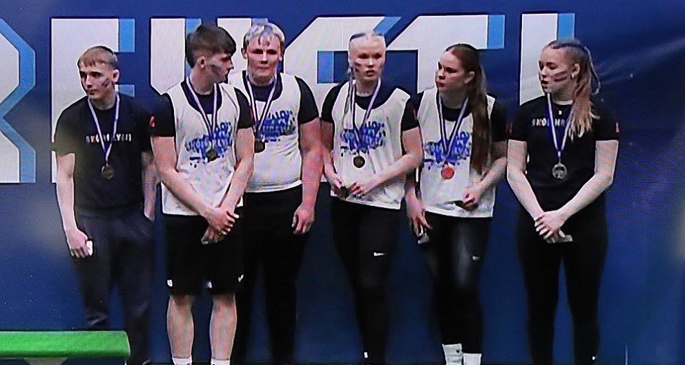 Lið Grunnskólans austan Vatna. Beðist er velvirðingar á myndgæðunum. SKJÁSKOT