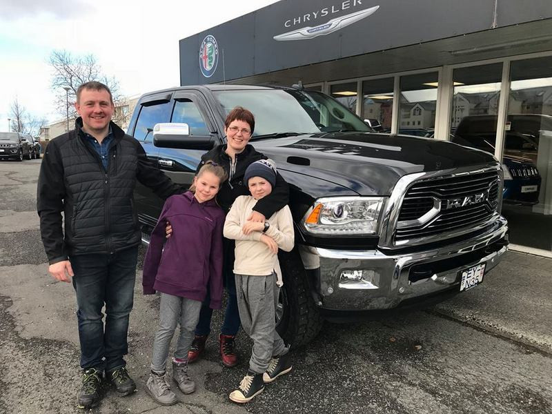 Sólberg og Inga ásamt börnum sínum tveimur. Aðsend mynd.