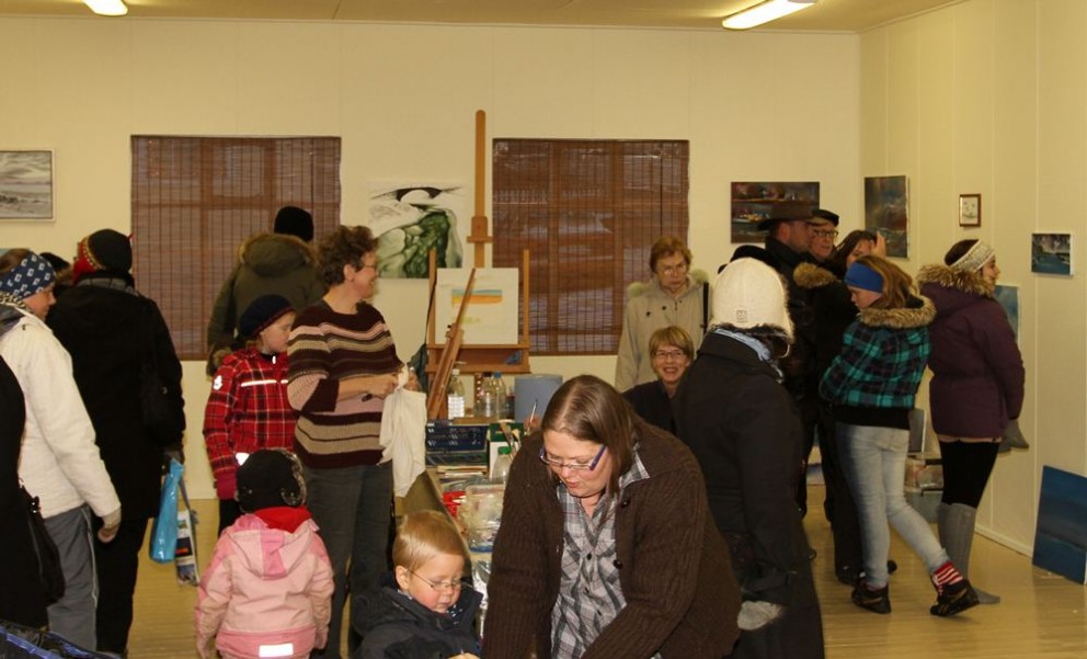 Myndlistarsýningin Litbrigði samfélagsins opnar í dag