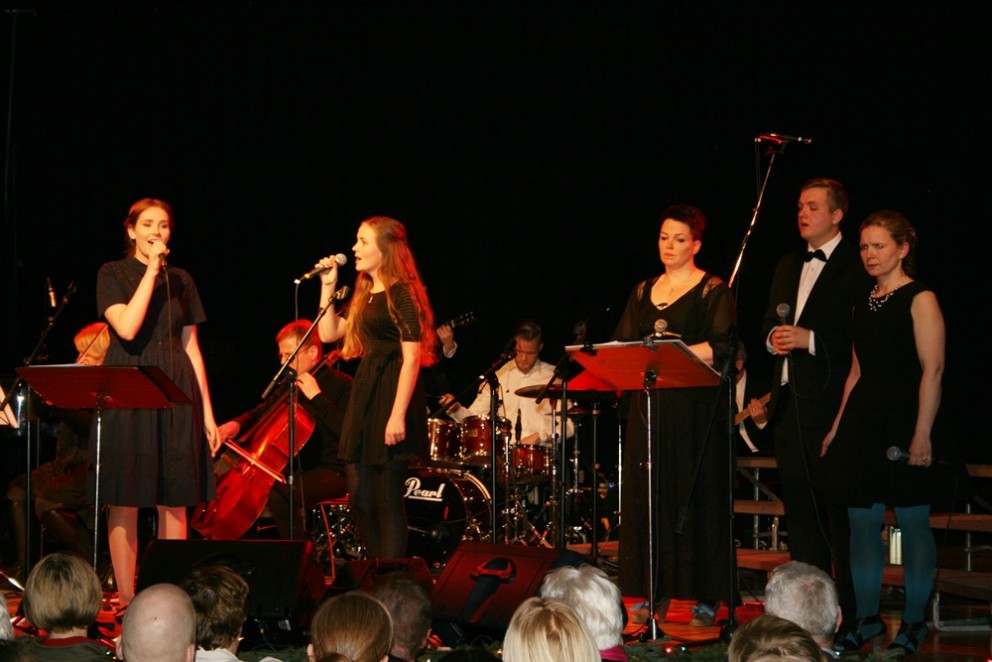 Innansveitarkrónika og sitthvað af útsveitunum í Miðgarði