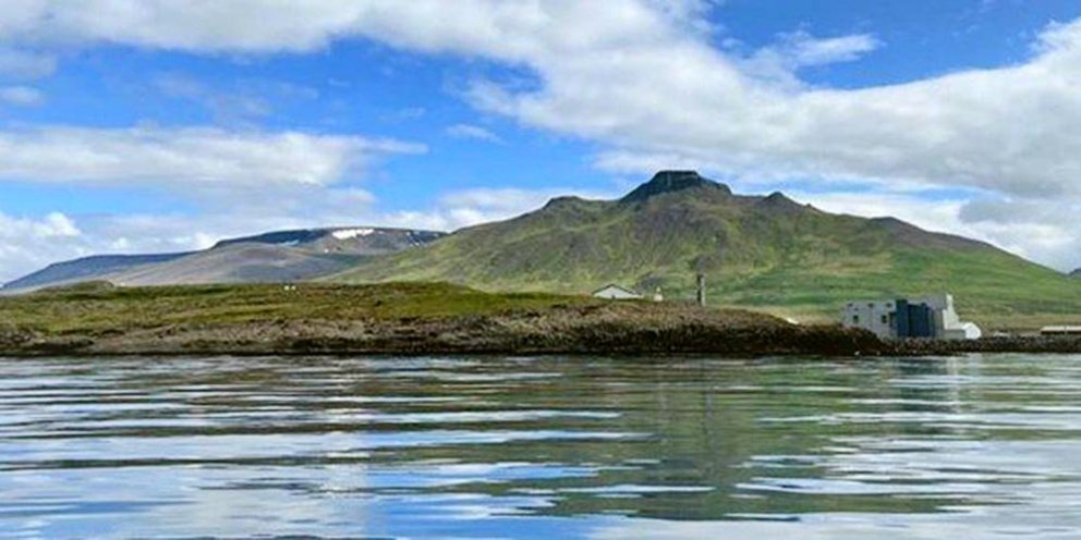 Spákonufellshöfði fremst en Spákonufell í bakgrunni. MYND AF VEF SKAGASTRANDAR