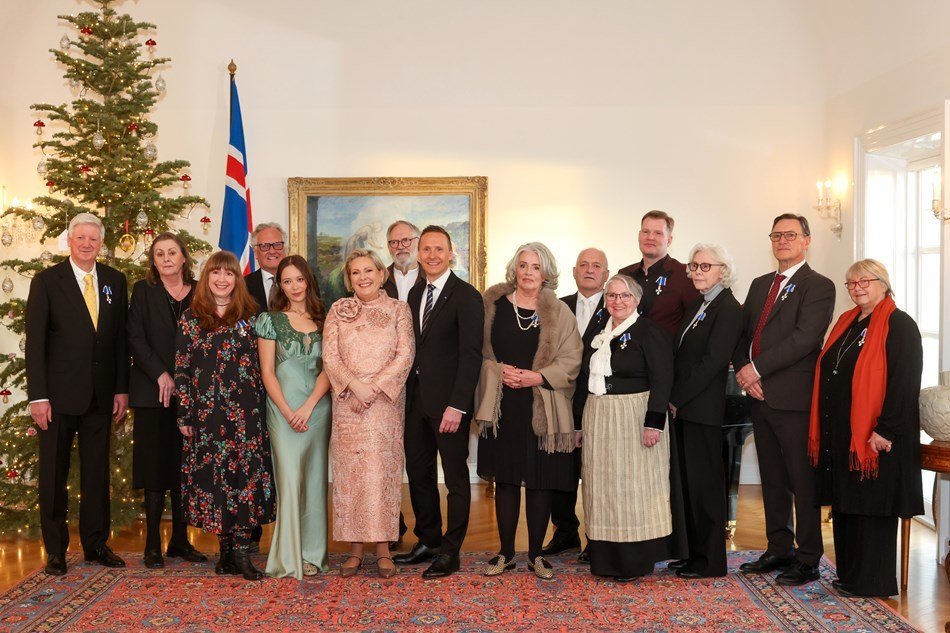 Orðuhafar á Bessastöðum. MYND FORSETI.IS