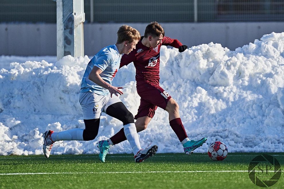 Viktor Smári geysist upp vinstri kantinn. MYND: SIGURÐUR IINGI