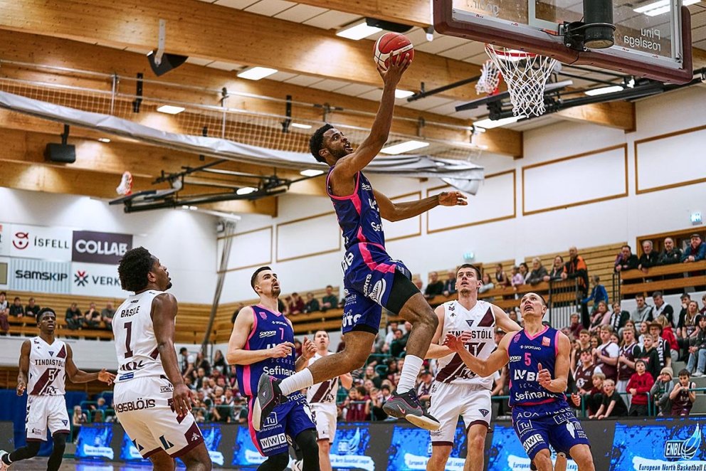 Það var hörkustemning í Síkinu í gærkvöldi og boðið upp á toppskemmtun. MYND: SIGURÐUR INGI