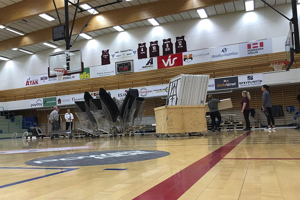 Það eru nokkur handtökin sem þarf að inna af hendi þegar stórleikur er í Síkinu. MYND: GÚSTI KÁRA