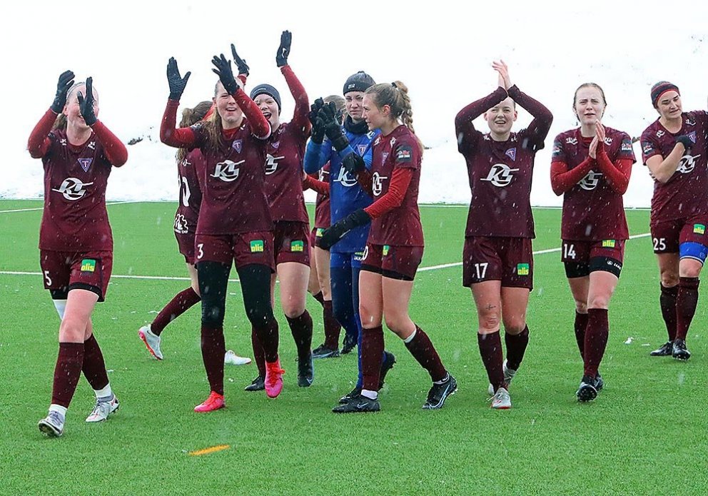 Stólastúlkur fagna sigri fyrr í vetur. MYND: ÓAB