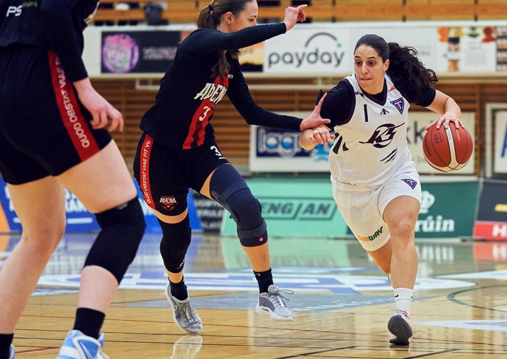 Andriana Kasapi sækir að vörn Aþenu. Hún átti fína leiki í úrslitakeppninni. MYND: SIGURÐUR INGI