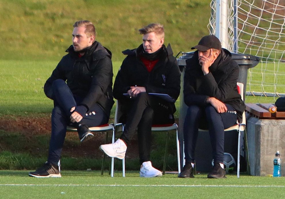 Þjálfararnir Guðni Þór og Óskar Smári ásamt Konna aðstoðarþjálfara. MYND: ÓAB
