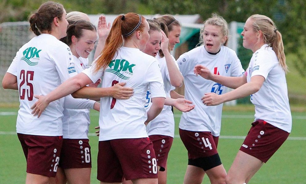 Stólastúlkur fagna marki í fyrri leik liðanna í sumar. MYND: ÓAB