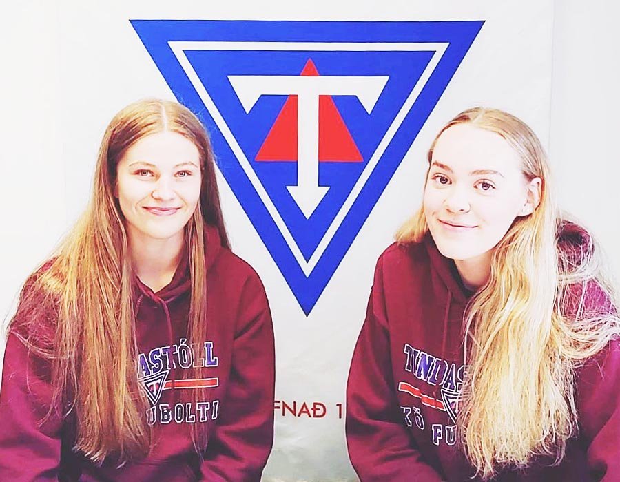 Rebekka og Inga Sólveig kampakátar. MYND AF FB