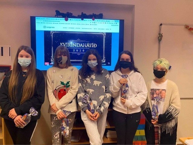 Stúlkurnar sigursælu. Mynd:hofdaskoli.is