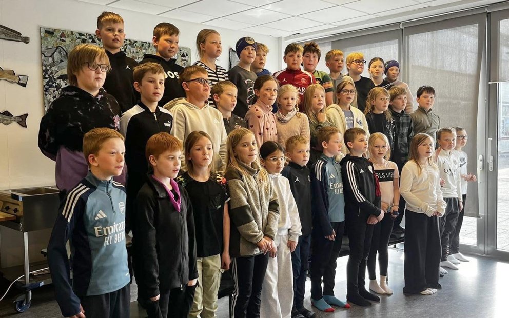 Nemendur sungu fyrir gestina. MYNDIR FRÁ ÁRSKÓLA