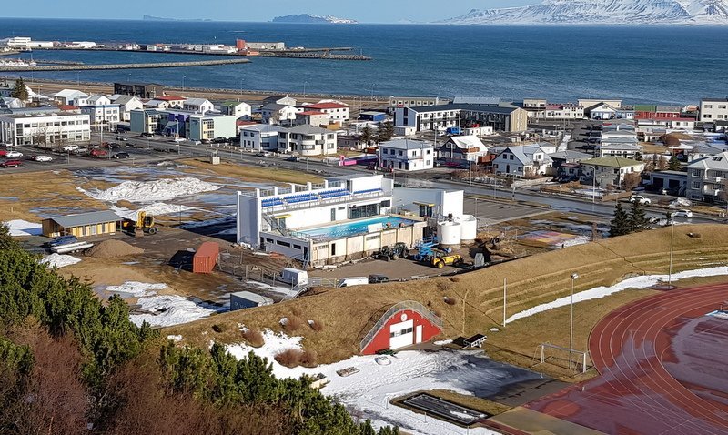 Framkvæmdir hafnar við uppbyggingu annars áfanga Sundlaugar Sauðárkróks. Mynd tekin 11. mars 2022. /PF.