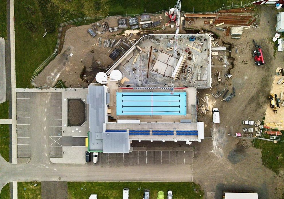 Séð yfir framkvæmdasvæðið við sundlaugina á Króknum. MYND AF VEF SKAGAFJARÐAR / ÓLAFUR TORFASON