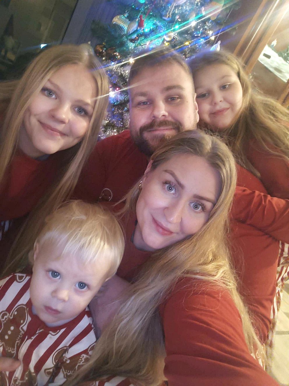 Sverrir og fjölskylda. MYND AÐSEND