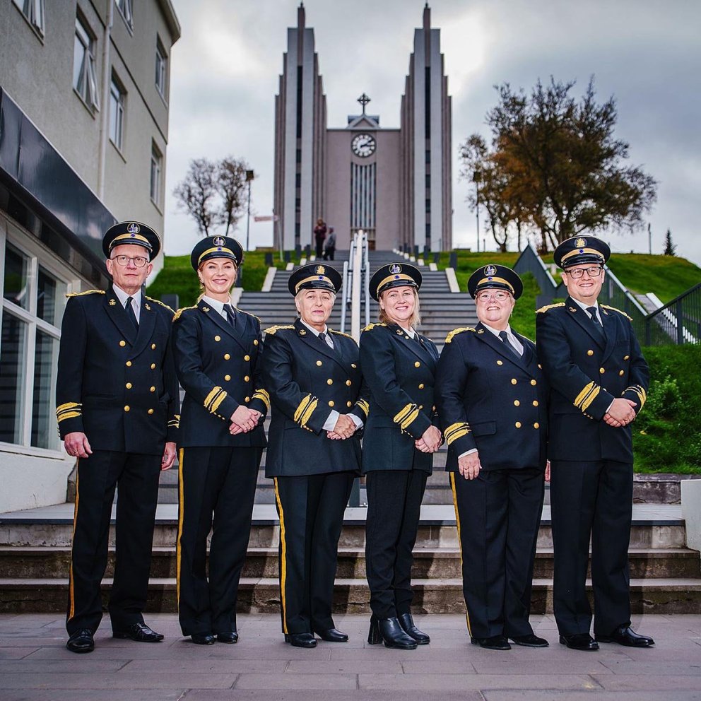 Alls munu sýslumenn landsiins vera níu en voru þar áður 19 talsins. Hugmyndir hafa verið uppi að fækka þeim niður í einn. Væri það ekki synd og skömm? Sýslumaður Norðurlands vestra er Birna Ágústsdóttir á Blönduósi. AÐSENDAR MYNDIR