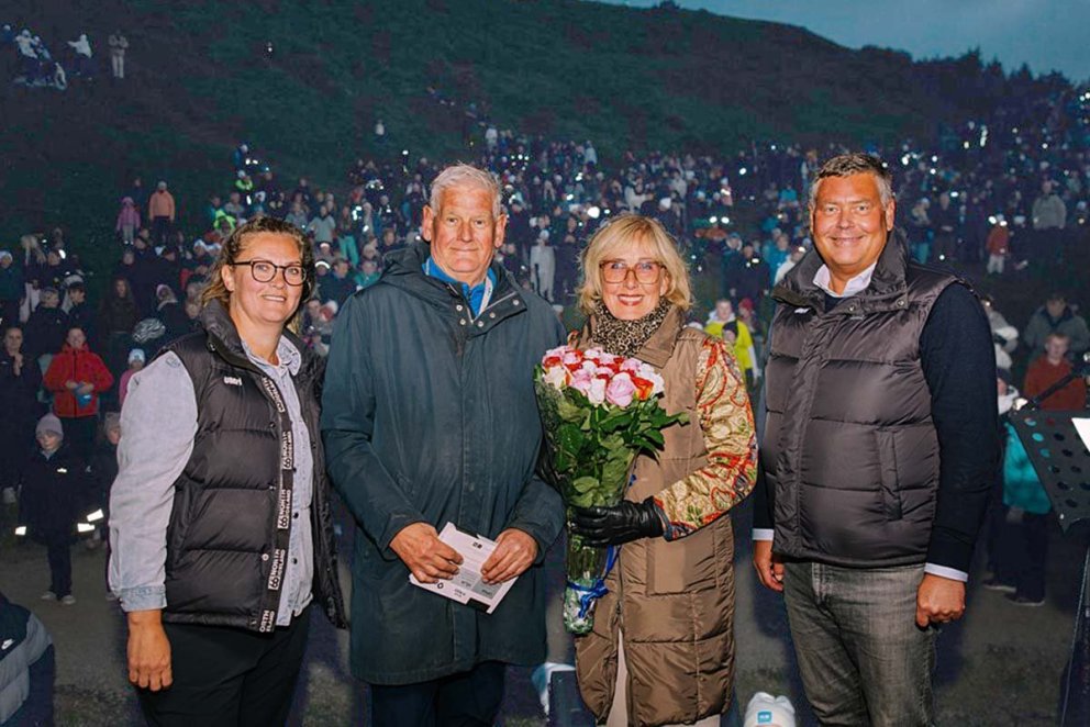 Á myndinni hér að ofan má sjá Auði Ingu Þorsteinsdóttur, framkvæmdastjóra UMFÍ, ásamt Ómari, Maríu og Jóhanni Steinari með mótsgesti í bakgrunni. Jón Gautur Hannesson tók myndina fyrir UMFÍ.