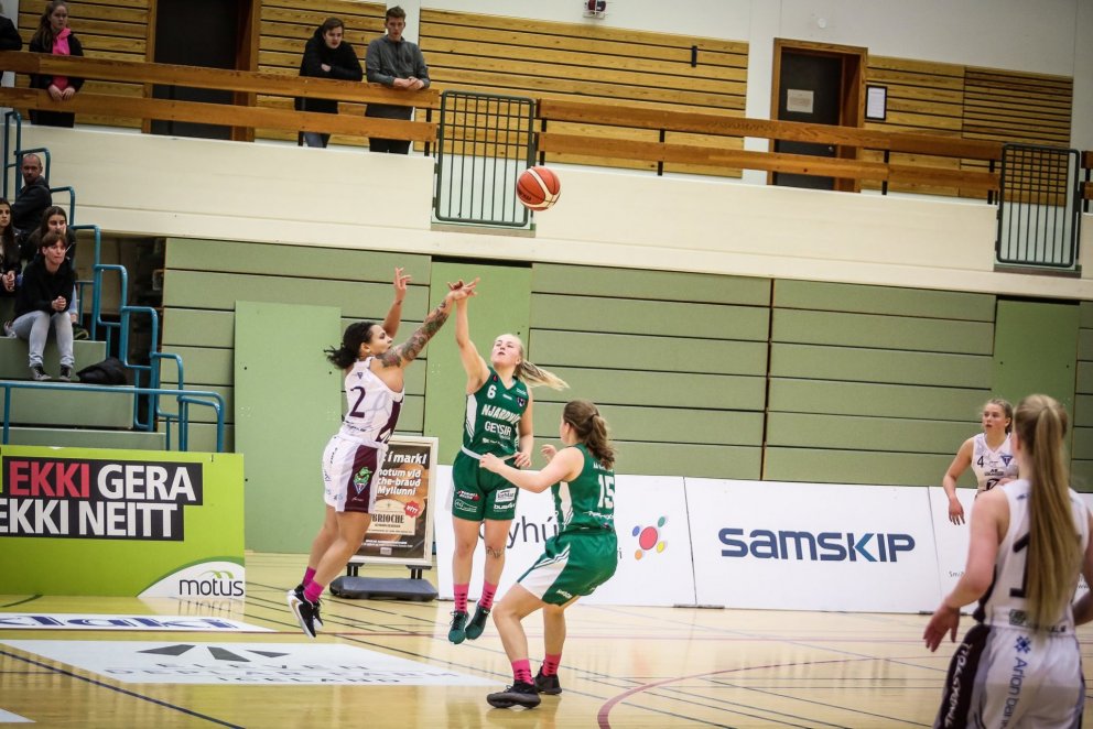 Tess í stökkskoti á móti Njarðvík. Mynd: Hjalti Árna