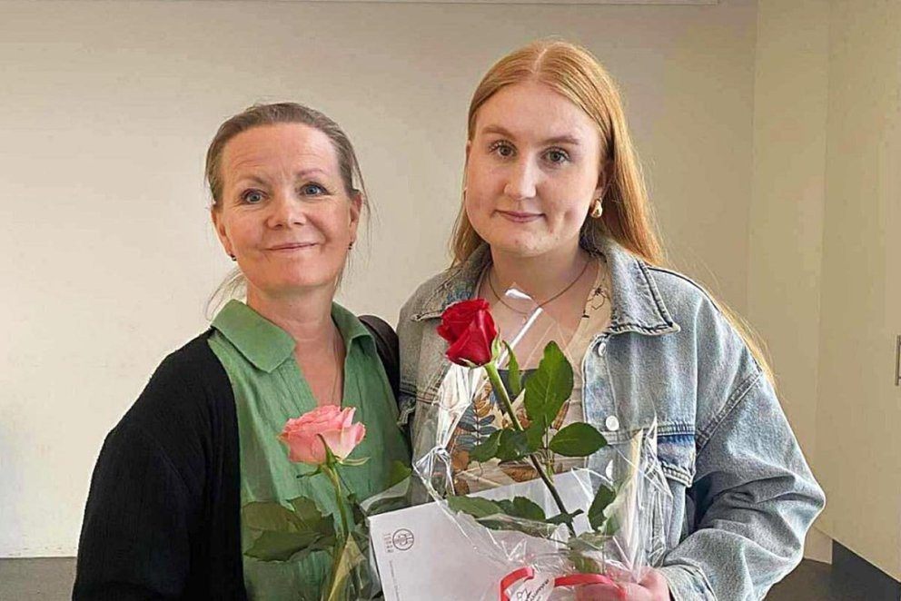 Þóranna Ásdís með Petreu Óskarsdóttur kennaranum sínum. MYND AÐSEND