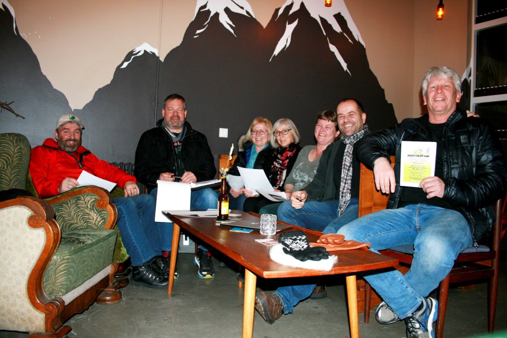 Þorrablótsnefndin á fullu.