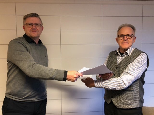 Á myndinni eru Sigurjón Rúnar Rafnsson og Jóhannes Torfason. MYND: AÐSEND