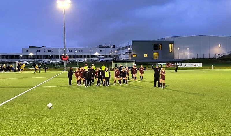 Ánægðar Stólastúlkur eftir sigur í gærkvöldi. Mynd: PF.