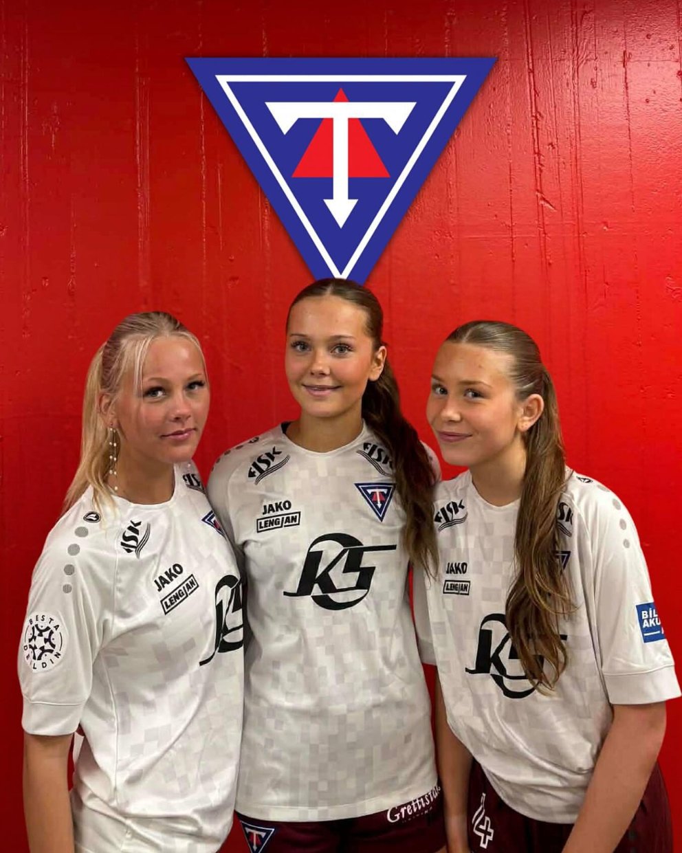 Þessar léku sinn fyrsta leik fyrir liðið Frá vinstri: Árdís Líf Eiðsdóttir, Dagmar Helga Helgadóttir og Tinna Sól Kjartansdóttir MYND AF SÍÐU KNATTSPYRNUDEILDAR TINDASTÓLS