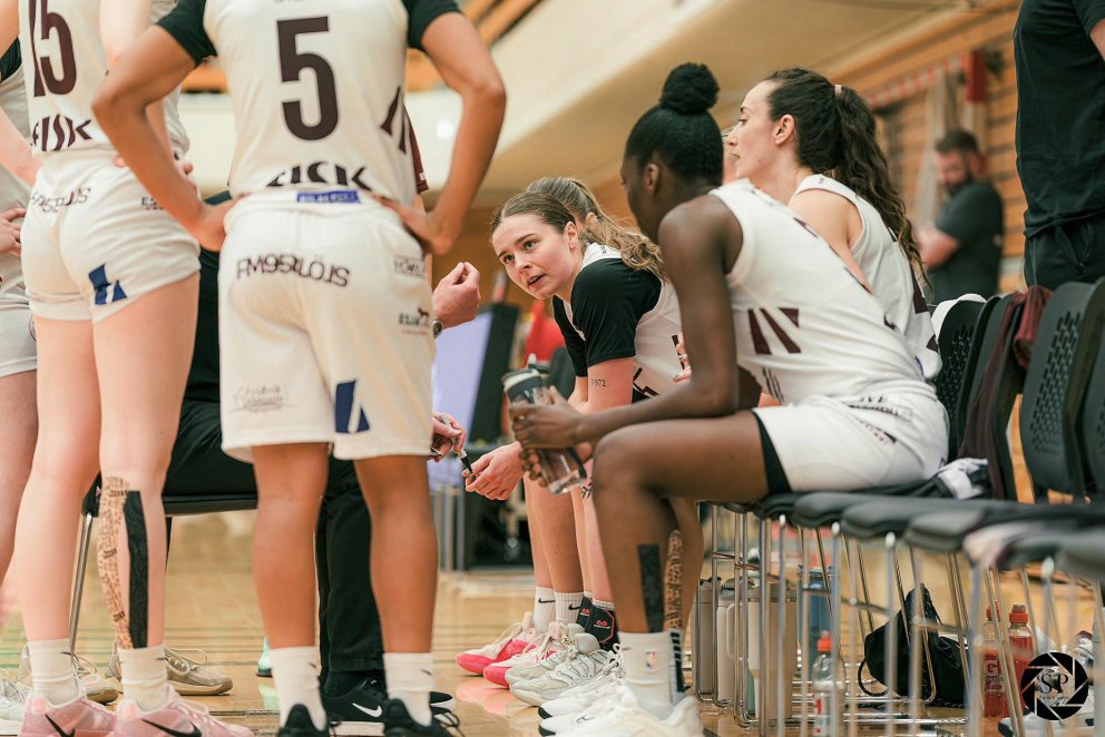 Framlágar Stólastúlkur. Nú er bara að rífa sig upp og brjóstkassann út. Áfram Tindastóll! MYND: SIGURÐUR INGI