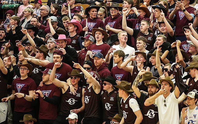 Fær rústrauða hafið tælifæri til að fagna í kvöld? MYND: ©DAVÍÐ MÁR