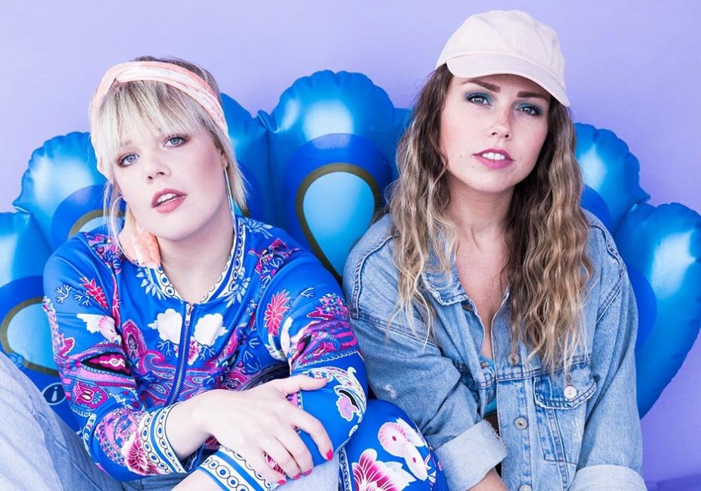 HEDBAND. Karitas til vinstri og Inga Birna til hægri. MYND: SAGA SIG