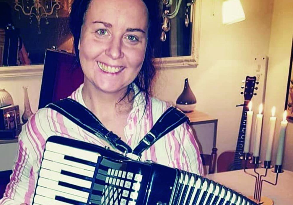 Anna Lóa mundar nikkuna. AÐSEND MYND