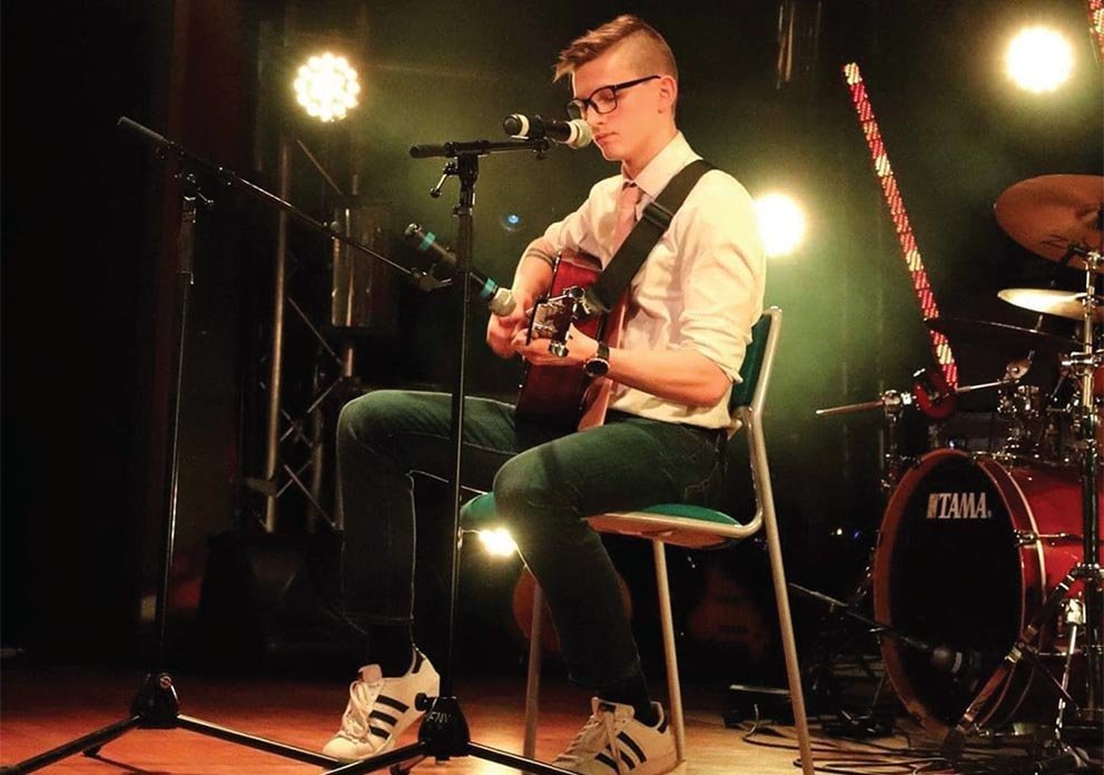 Atli Dagur að trúbbast. AÐSEND MYND