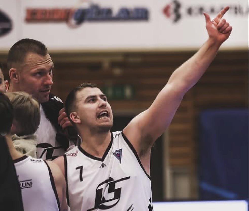 Stefni Stólarnir á að halda toppsætinu þarf liðið að gera betur en í gær. MYND: DAVÍÐ MÁR