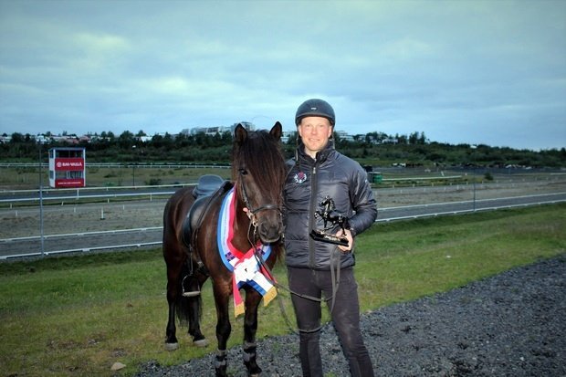 Íslandsmeistarar í 150 metra skeiði, Þórarinn Eymundsson og Gullbrá frá Lóni. Mynd: Eiðfaxi.is
