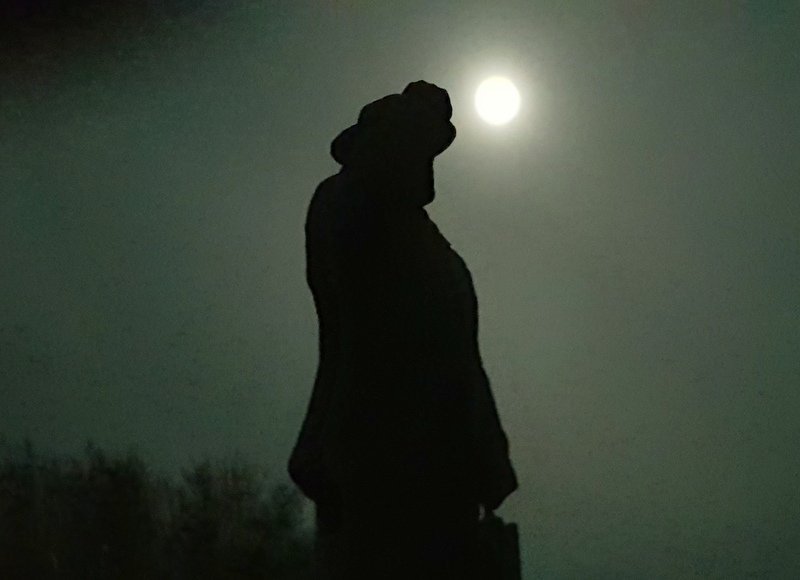 Jón Ósmann í fullu tungli. Mynd: PF