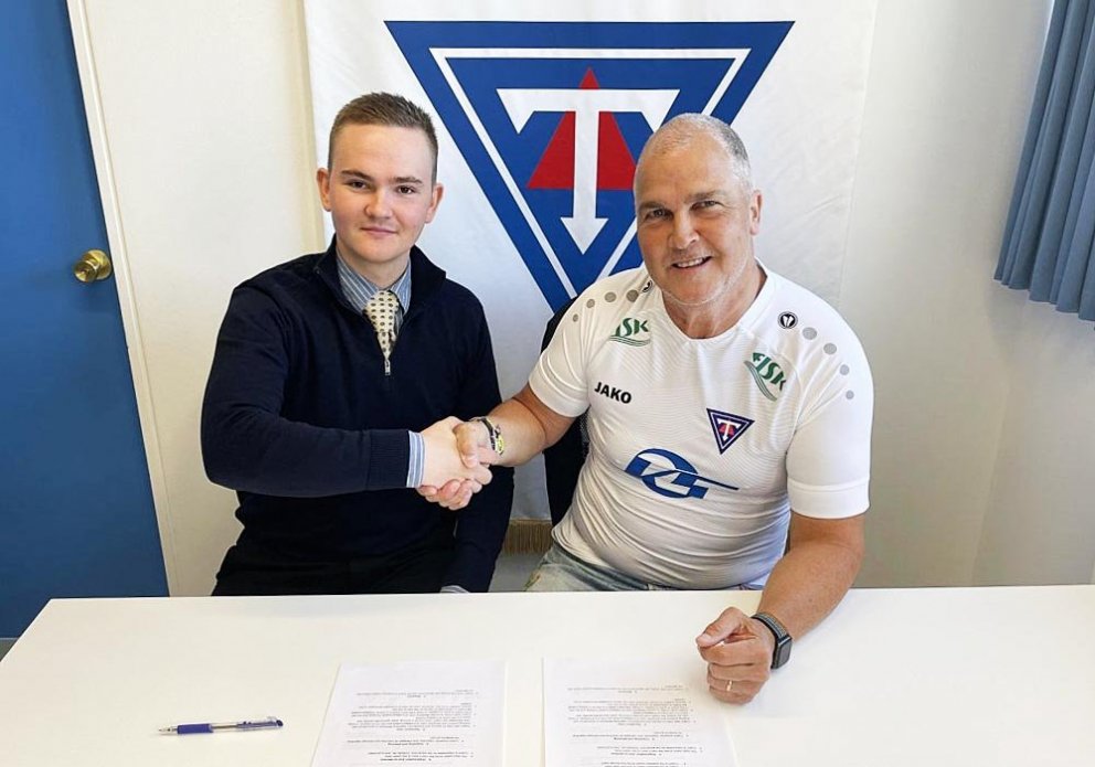 Sæþór Már, framskvæmdastjóri knattspyrnudeildar Tindastóls, ásamt Ulf Örth. MYND AF VEF TINDASTÓLS