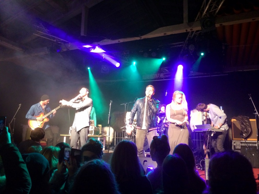 Dúndurstemning á Gærunni - leikurinn endurtekinn í kvöld