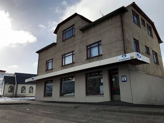 Aðalgata 8 á Blönduósi. Mynd: Húni.is