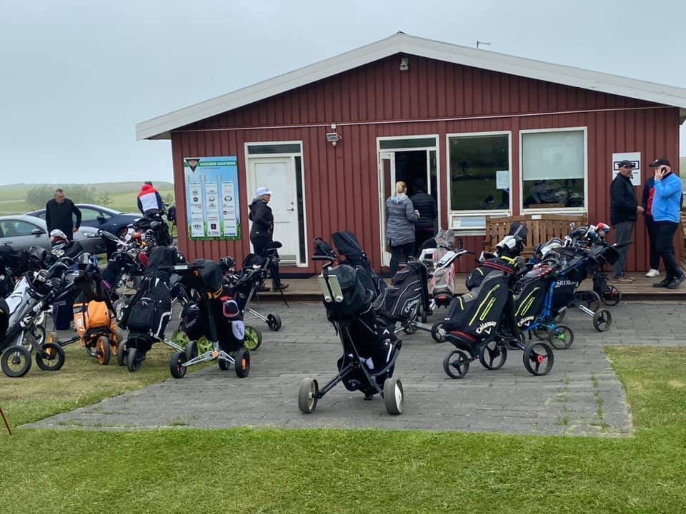 Frá fjölmennu vanur/óvanur móti hjá golfklúbbnum. Mynd: GSS