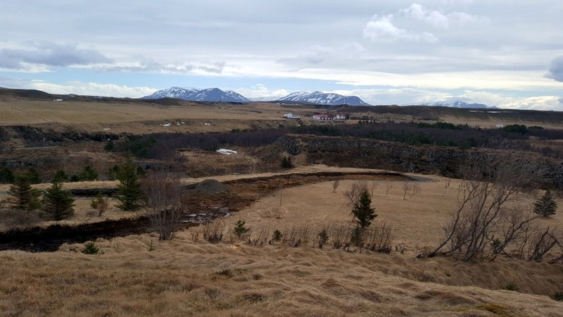 Vinna er hafin við veg og bílastæði við Hrútey. Mynd: Húni.is