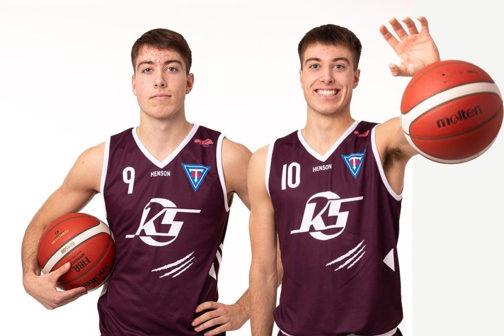 Bræðurnir eru alltaf í boltanum. MYNDIR: DAVÍÐ MÁR