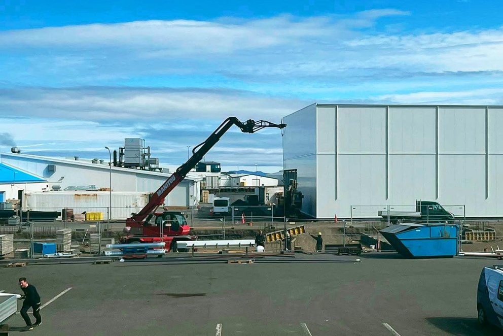 Framkvæmdir við viðbyggingu vélaverkstæðis KS í Kjarnanum eru komnar á fullt. MYND: EKH