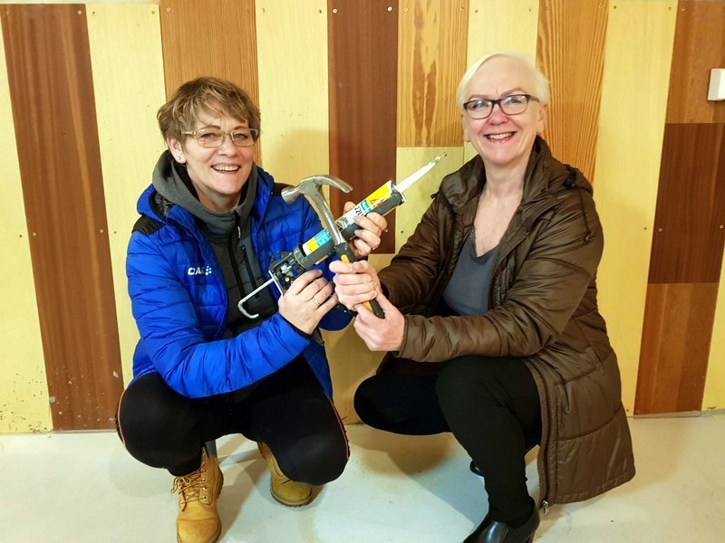 Eigendur Verðanda endurnýtingarmiðstöðvar, Solveig Pétursdóttir og Þuríður Helga Jónasdóttir. Mynd:Landsbankinn.is