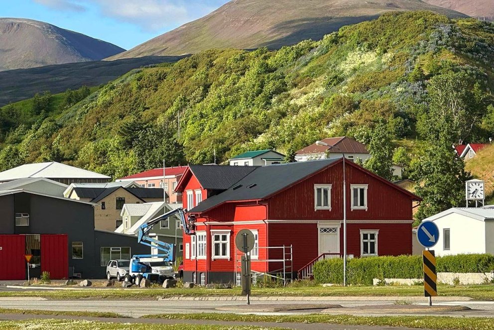 Unnið við Villa Nova í morgun. MYND: ÓAB