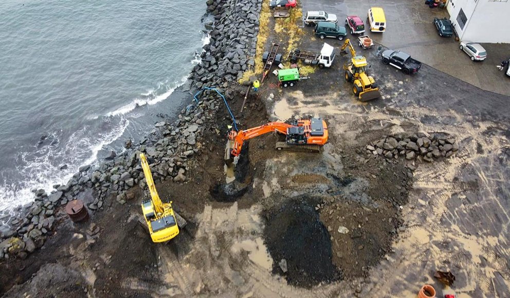 Frá framkvæmdum við fráveitu á Skagaströnd. MYNDIR: ÁRNI GEIR